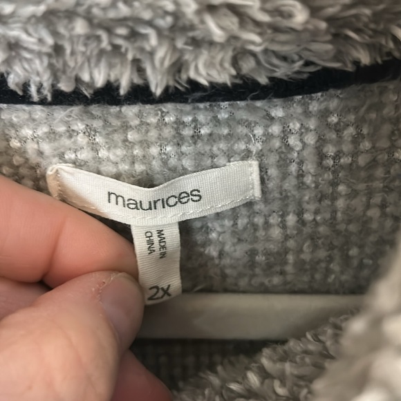 Maurice’s Oversized Teddy Pullover - Picture 3 of 7